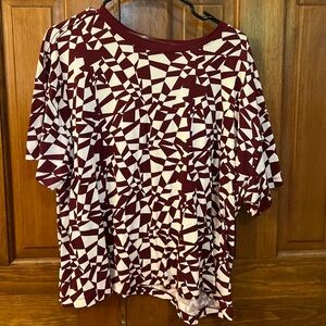 Geometric printed tee